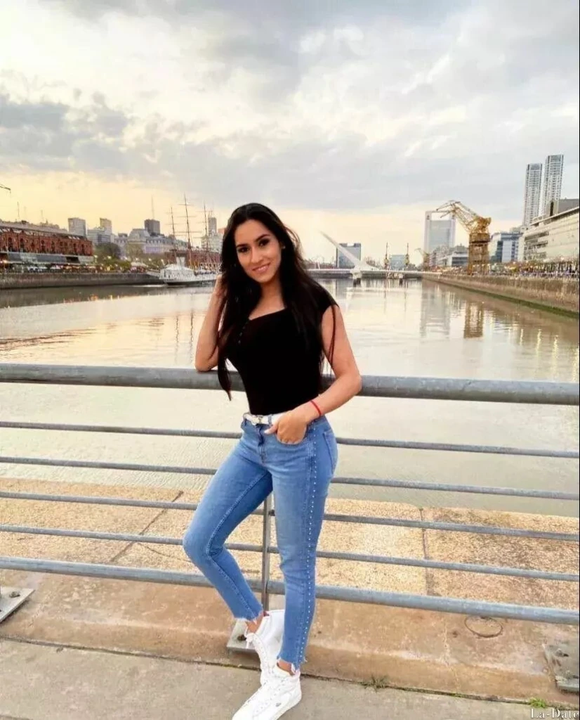 Andreina Profile image 1