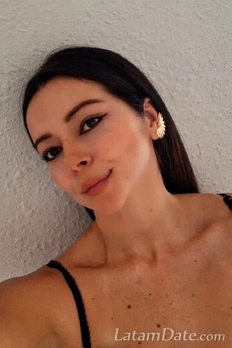 Leyni Profile image 2