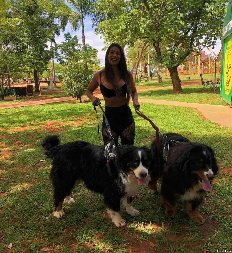 Thays Profile image 3